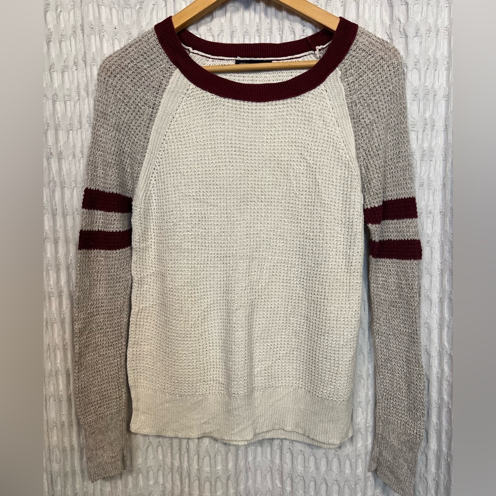 American Eagle Outfitters Cream Sweater with Tan Sleeves and Burgundy Trim